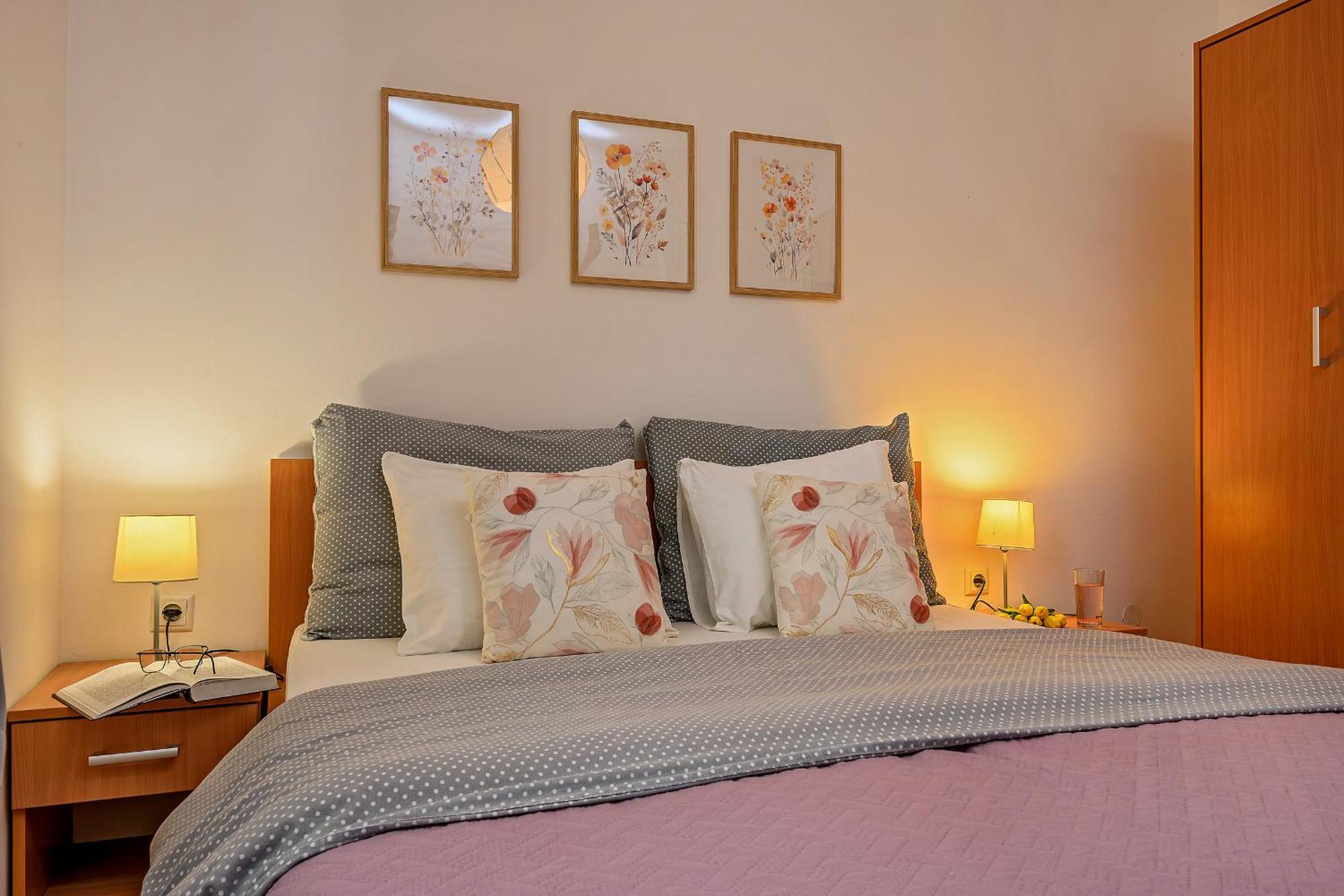 Apartment Mare คอมีชา ภายนอก รูปภาพ
