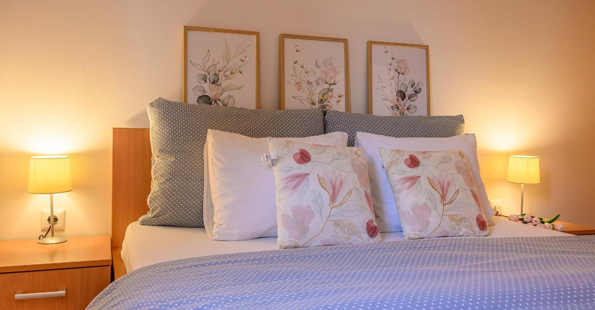 Apartment Mare คอมีชา ภายนอก รูปภาพ